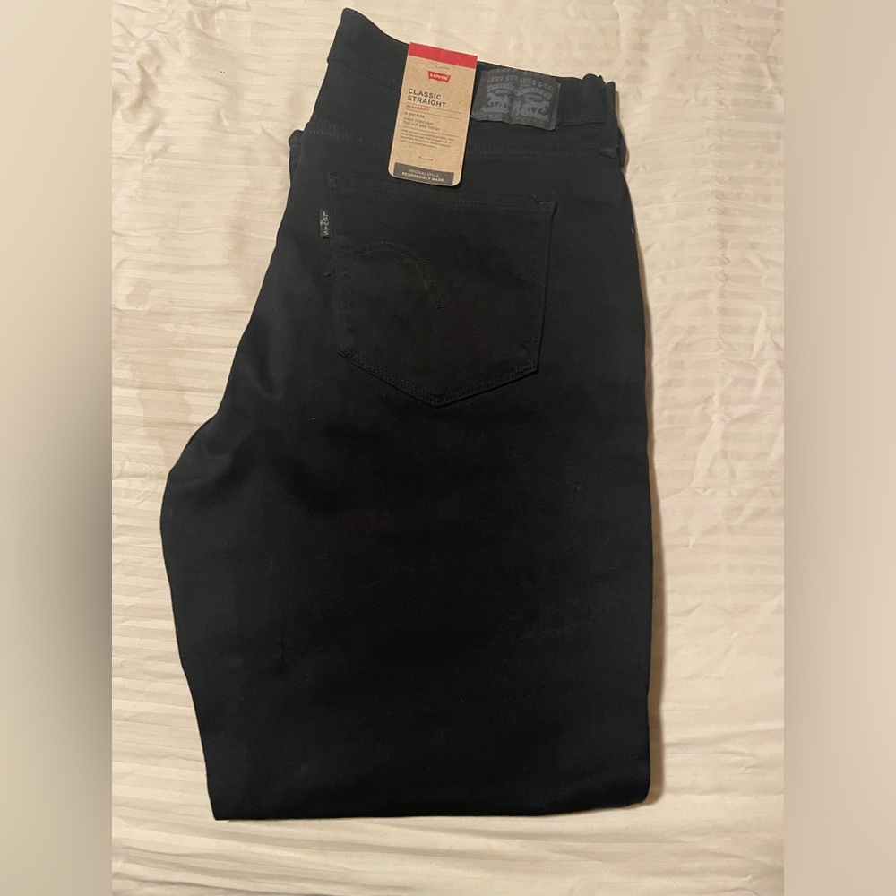 Levi’s women black jeans